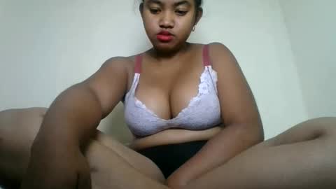 aariciah online show from April 27, 2026, 7:06 am