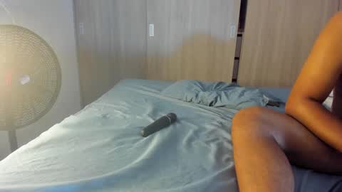 Snapshot of aaron_and_ann chatting on February 22, 2025, 7:56 am Aaron y Ann online show from February 22, 2025, 7:56 am