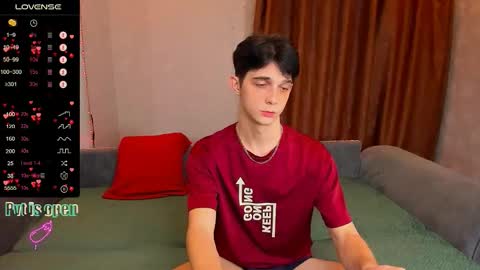 Snapshot of aaron_bang chatting on December 4, 2025, 12:20 am Aaron Bang online show from December 4, 2025, 12:20 am