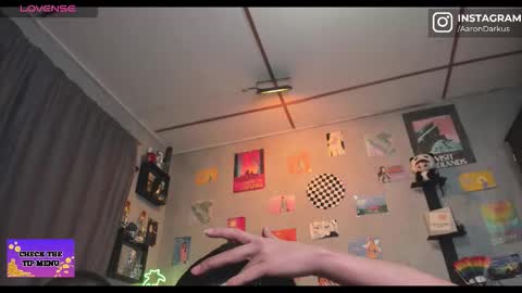 Snapshot of aaron_darkus chatting on November 14, 2025, 11:35 pm Aaron online show from November 14, 2025, 11:35 pm