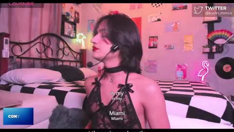 Snapshot of aaron_darkus chatting on November 20, 2025, 6:29 pm Aaron online show from November 20, 2025, 6:29 pm