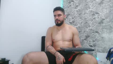 Snapshot of aaron_kwok28 chatting on March 8, 2025, 10:56 pm Aaron kwok online show from March 8, 2025, 10:56 pm