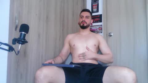 Snapshot of aaron_kwok28 chatting on October 30, 2025, 9:26 pm Aaron kwok online show from October 30, 2025, 9:26 pm