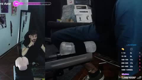 aaron_malikk online show from April 23, 2026, 3:47 pm