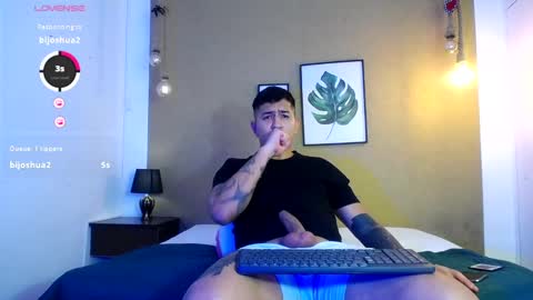 Snapshot of aaron_williams09 chatting on March 5, 2025, 10:00 am Your aron online show from March 5, 2025, 10:00 am