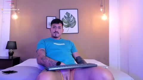 Snapshot of aaron_williams09 chatting on March 9, 2025, 10:08 am Your aron online show from March 9, 2025, 10:08 am