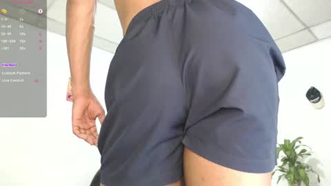 Heyy my name is Aaron online show from December 18, 2025, 3:34 am