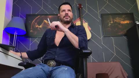 Aaron online show from December 4, 2025, 2:43 am