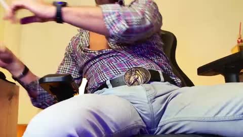 Aaron online show from April 25, 2026, 3:09 am