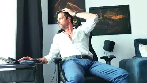 Aaron online show from July 7, 2026, 6:47 am