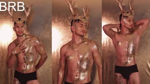 Snapshot of aaronfox_ chatting on January 23, 2025, 1:35 pm AARON online show from January 23, 2025, 1:35 pm