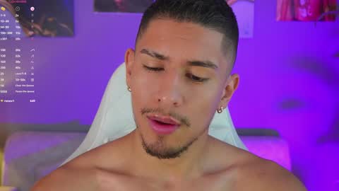 Snapshot of aaronfox_ chatting on January 26, 2025, 2:52 pm AARON online show from January 26, 2025, 2:52 pm