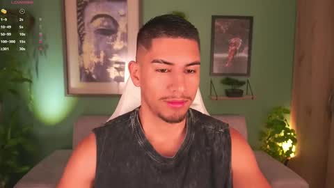 Snapshot of aaronfox_ chatting on February 13, 2025, 9:20 am AARON online show from February 13, 2025, 9:20 am