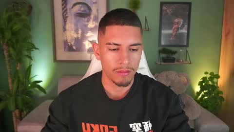 Snapshot of aaronfox_ chatting on February 19, 2025, 10:45 am AARON online show from February 19, 2025, 10:45 am