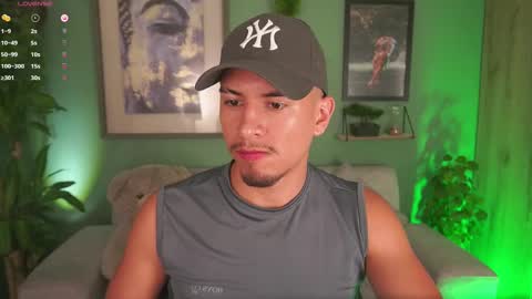 Snapshot of aaronfox_ chatting on February 21, 2025, 3:34 am AARON online show from February 21, 2025, 3:34 am