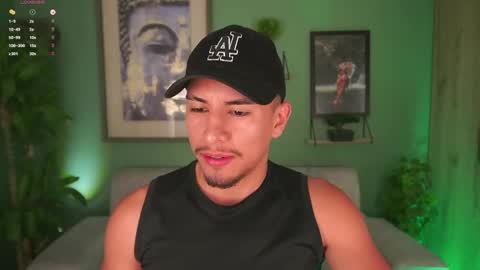 Snapshot of aaronfox_ chatting on February 27, 2025, 12:23 pm AARON online show from February 27, 2025, 12:23 pm