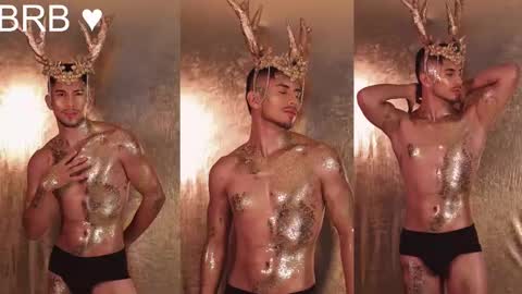 Snapshot of aaronfox_ chatting on March 1, 2025, 12:34 pm AARON online show from March 1, 2025, 12:34 pm