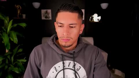 Snapshot of aaronfox_ chatting on September 19, 2025, 12:06 pm AARON online show from September 19, 2025, 12:06 pm