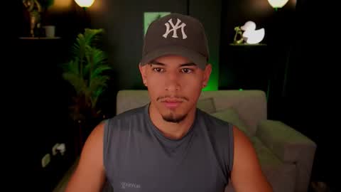 Snapshot of aaronfox_ chatting on November 3, 2025, 10:49 am AARON online show from November 3, 2025, 10:49 am