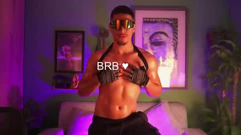 Snapshot of aaronfox_ chatting on November 10, 2025, 8:02 am AARON online show from November 10, 2025, 8:02 am