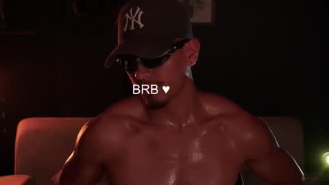 Snapshot of aaronfox_ chatting on November 20, 2025, 8:36 am AARON online show from November 20, 2025, 8:36 am