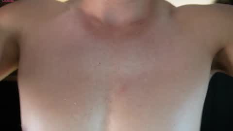 Snapshot of aaronfox_ chatting on November 28, 2025, 1:30 am AARON online show from November 28, 2025, 1:30 am