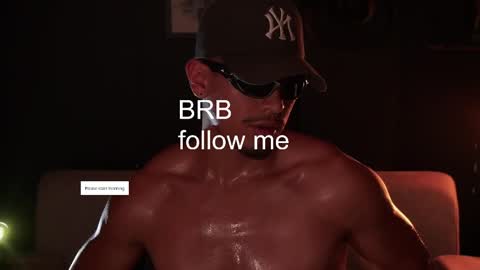 Snapshot of aaronfox_ chatting on May 18, 2026, 10:10 am AARON online show from May 18, 2026, 10:10 am