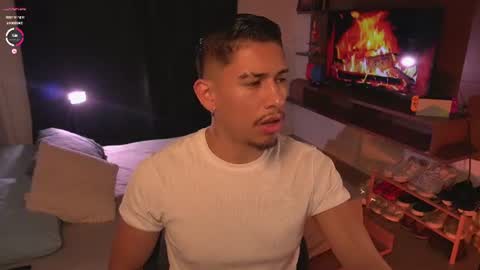 Snapshot of aaronfox_ chatting on June 15, 2026, 11:07 pm AARON online show from June 15, 2026, 11:07 pm
