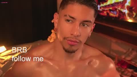 Snapshot of aaronfox_ chatting on June 17, 2026, 12:57 am AARON online show from June 17, 2026, 12:57 am