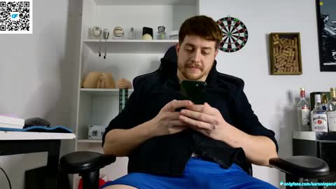 Snapshot of aaronlegend chatting on May 19, 2026, 5:25 am Aaron online show from May 19, 2026, 5:25 am