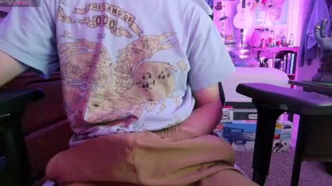 Aaron Skeetman online show from July 26, 2026, 4:42 am
