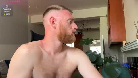 Snapshot of aaronstone_ chatting on January 10, 2026, 12:07 pm Scrufffypup online show from January 10, 2026, 12:07 pm