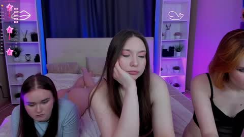 Snapshot of aataraxx chatting on December 23, 2024, 11:39 pm Fiona and Harry online show from December 23, 2024, 11:39 pm