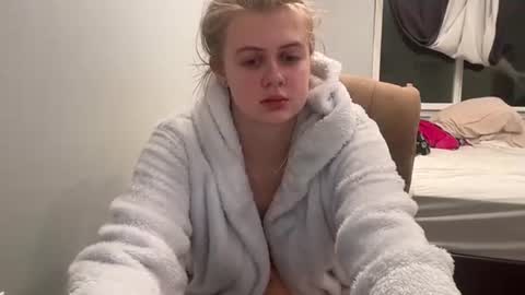 ababyy2901 online show from November 20, 2025, 6:02 am