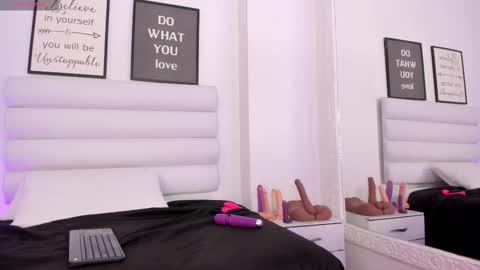 abbey_walker online show from March 12, 2026, 11:16 am