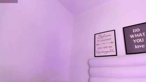 abbey_walker online show from April 28, 2026, 11:37 am