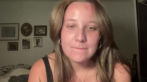 Snapshot of abbeytoocute chatting on March 24, 2026, 2:27 am abbeytoocute online show from March 24, 2026, 2:27 am