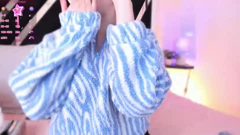 Snapshot of abbie_foxxx chatting on October 18, 2025, 7:03 pm abbie online show from October 18, 2025, 7:03 pm