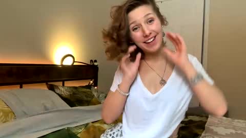 Snapshot of abbienextdoor chatting on January 25, 2025, 7:39 pm Abbie online show from January 25, 2025, 7:39 pm