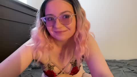 Snapshot of abbiwillow chatting on May 9, 2026, 3:06 pm Abbi Willow online show from May 9, 2026, 3:06 pm