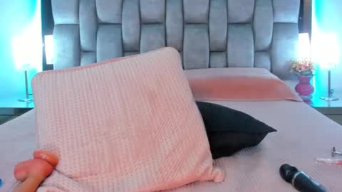 Snapshot of abby_blue01 chatting on February 25, 2025, 5:52 am abby_blue01 online show from February 25, 2025, 5:52 am