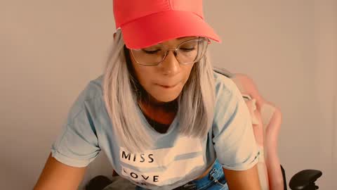 Snapshot of abby_liu chatting on December 27, 2024, 6:53 pm May Imstagram online show from December 27, 2024, 6:53 pm