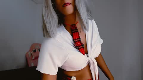 Snapshot of abby_liu chatting on January 25, 2025, 4:46 pm May Imstagram online show from January 25, 2025, 4:46 pm