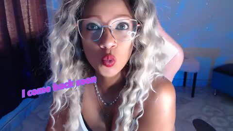 Snapshot of abby_liu chatting on March 7, 2025, 4:22 pm May Imstagram online show from March 7, 2025, 4:22 pm