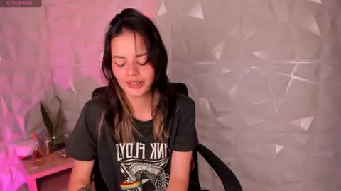 Snapshot of abby_saenz01 chatting on June 19, 2026, 5:17 pm Abby Saenz online show from June 19, 2026, 5:17 pm