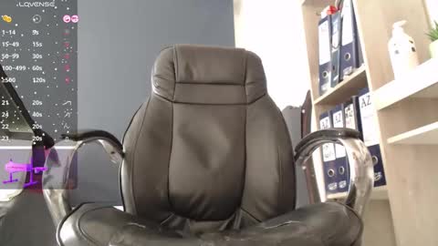 Vannesa online show from March 7, 2025, 5:17 pm