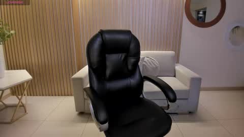 Abby Dalton  online show from November 1, 2025, 11:12 am