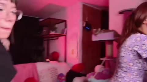 Snapshot of abbylizzyxx chatting on February 15, 2025, 1:21 am Abby Lizzy online show from February 15, 2025, 1:21 am