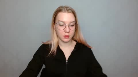 Abby Lovense is active online show from January 25, 2025, 8:42 am