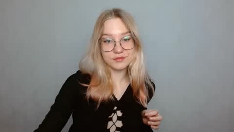 Abby Lovense is active online show from February 6, 2025, 9:00 am